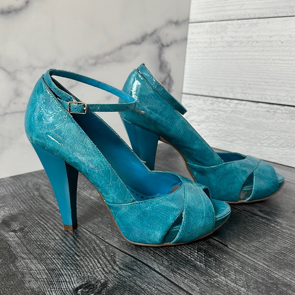 Turquoise platform heels size 5.5
